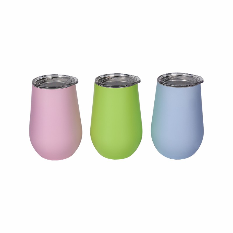 La tasse à café thermique garde les boissons chaudes plus longtemps